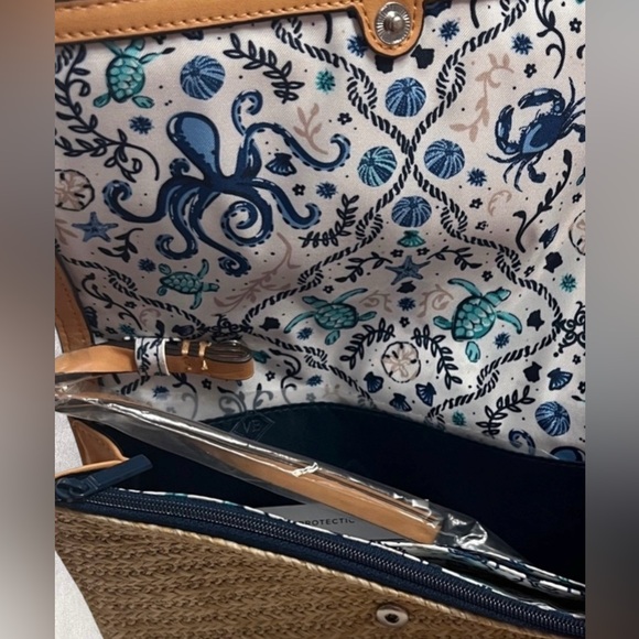 Vera Bradley RFID Straw Beach Wristlet - Picture 4 of 6